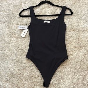 NWT Aritzia Babaton contour square neck tank bodysuit